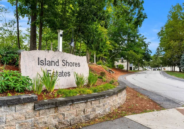 Photo 3 of Townhouse for sale at 61 Bluffs Dr, Concord, NH 03303 | MLS# 5108910 | Listing updated on 2026-10-08