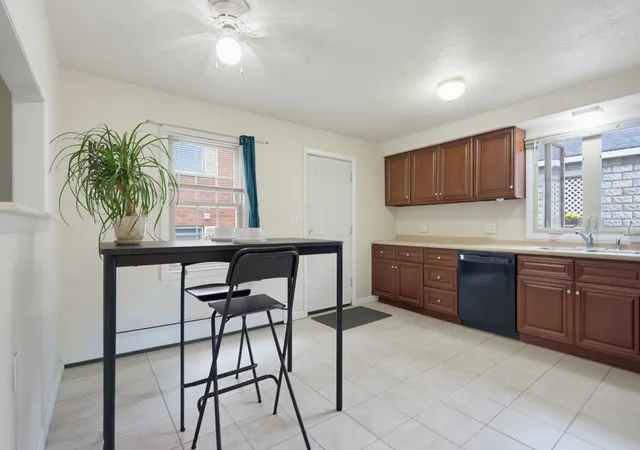 Photo 3 of Single family home for sale at 46 Myrtle St, Manchester, NH 03104 | MLS# 5108916 | Listing updated on 2026-09-22
