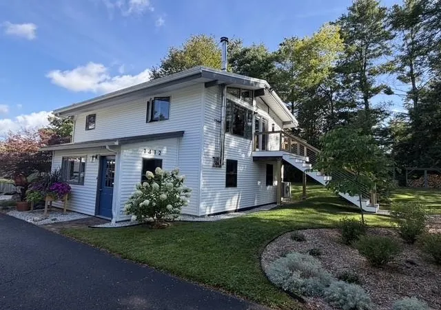 Photo 1 of Single family home for sale at 1412 Hinesburg Rd, South Burlington, VT 05403 | MLS# 5108926 | Listing updated on 2026-10-13