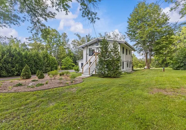Photo 3 of Single family home for sale at 1412 Hinesburg Rd, South Burlington, VT 05403 | MLS# 5108926 | Listing updated on 2026-10-13