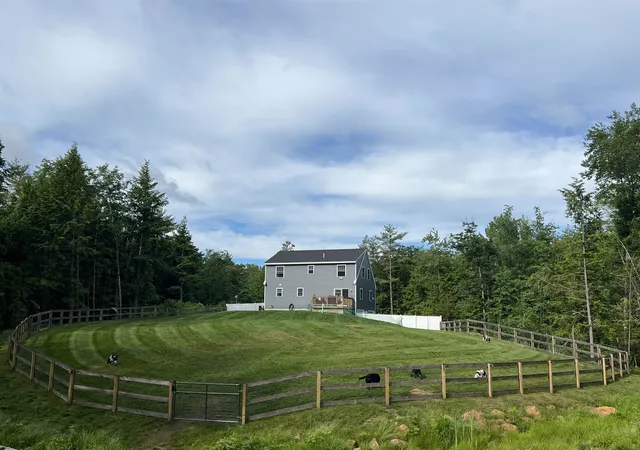 Photo 3 of Single family home for sale at 992 Beauty Hl Rd, Barnstead, NH 03218 | MLS# 5108931 | Listing updated on 2026-10-05