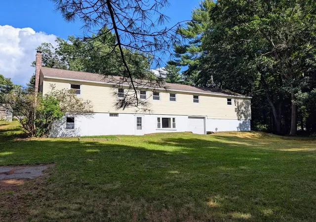 Photo 2 of Single family home for sale at 354 Amesbury Rd, Contoocook, NH 03229 | MLS# 5108937 | Listing updated on 2026-10-17