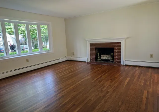 Photo 3 of Single family home for sale at 354 Amesbury Rd, Contoocook, NH 03229 | MLS# 5108937 | Listing updated on 2026-10-17