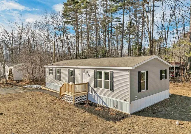 Photo 2 of Manufactured home for sale at #3 Hummingbird Ln, Raymond, NH 03077 | MLS# 5108947 | Listing updated on 2026-09-10