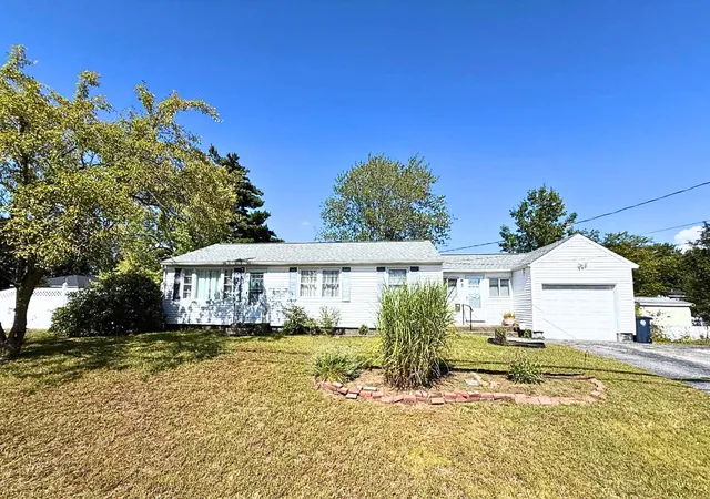 Single family home for sale at 226 Lund Rd, Nashua, NH 03060 | MLS# 5108949