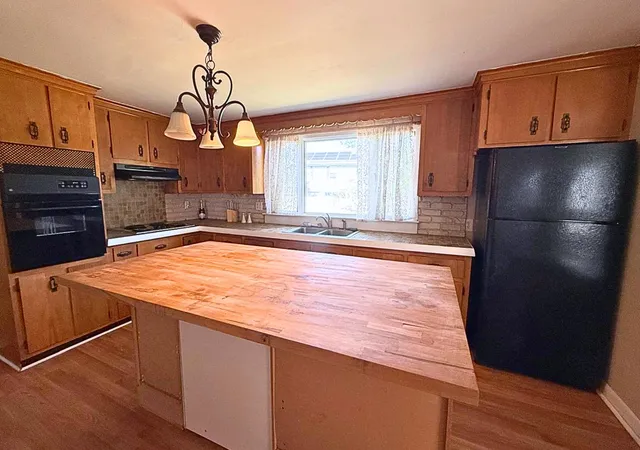 Photo 4 of Single family home for sale at 226 Lund Rd, Nashua, NH 03060 | MLS# 5108949 | Listing updated on 2026-09-11