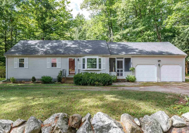 Photo 1 of Single family home for sale at 525 Briar Hl Rd, Contoocook, NH 03229 | MLS# 5108963 | Listing updated on 2026-09-21