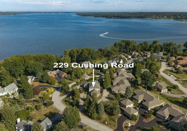 Photo 3 of Townhouse for sale at 229 Cushing Rd, Newmarket, NH 03857 | MLS# 5108966 | Listing updated on 2026-09-09