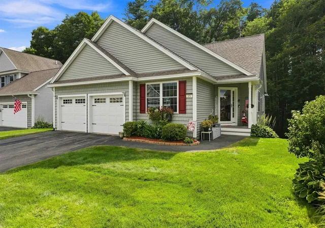 Photo 1 of Sale Pending at 15 Tiffany Cir, Hudson, NH 03051 | MLS# 5108969 | Listing updated on 2026-09-17