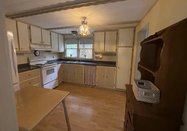 Photo 3 of Sale Pending at 40 Hampton Rd #C24, Exeter, NH 03833 | MLS# 5108972 | Listing updated on 2026-09-14