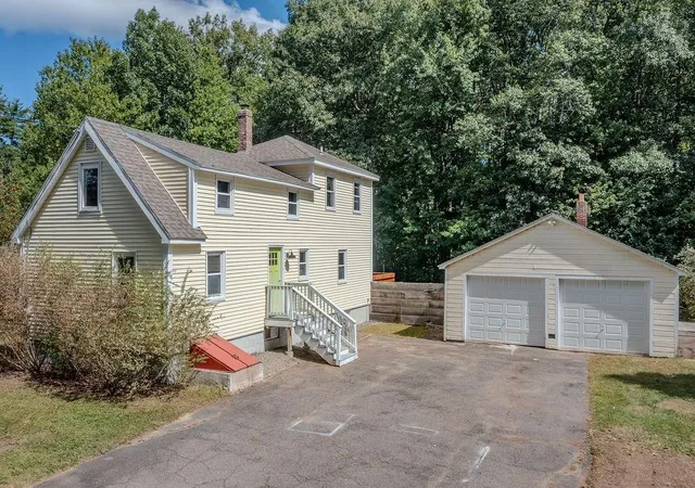 Photo 1 of Single family home for sale at 22 Howe Rd, Rollinsford, NH 03869 | MLS# 5108974 | Listing updated on 2026-09-11