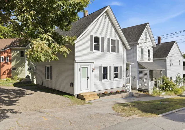 Photo 1 of Single family home for sale at 40 N Main St, Boscawen, NH 03303 | MLS# 5108981 | Listing updated on 2026-09-21