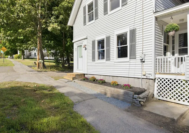 Photo 3 of Single family home for sale at 40 N Main St, Boscawen, NH 03303 | MLS# 5108981 | Listing updated on 2026-09-21