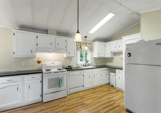 Photo 2 of Manufactured home for sale at 5 N Dewberry Ln, Rochester, NH 03867 | MLS# 5108982 | Listing updated on 2026-09-12