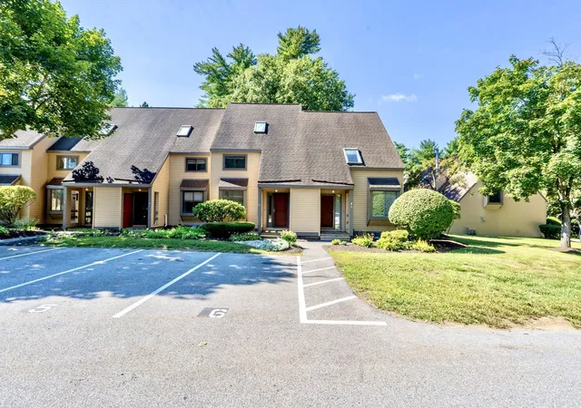 Photo 4 of Townhouse for sale at 6 Remington Ct, Pembroke, NH 03275 | MLS# 5108983 | Listing updated on 2026-09-09