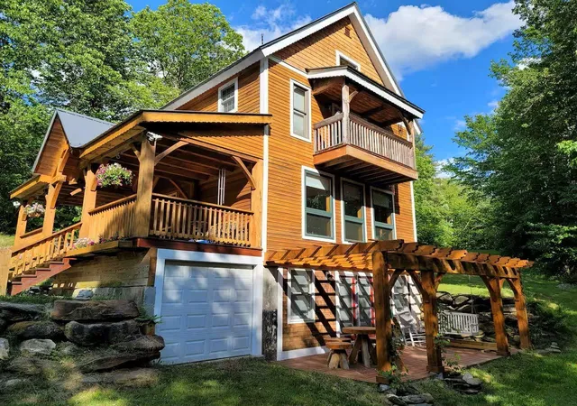 Photo 2 of Single family home for sale at 256 Potter Rd, Wardsboro, VT 05355 | MLS# 5108984 | Listing updated on 2026-09-09