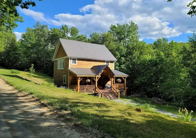 Photo 3 of Single family home for sale at 256 Potter Rd, Wardsboro, VT 05355 | MLS# 5108984 | Listing updated on 2026-09-09