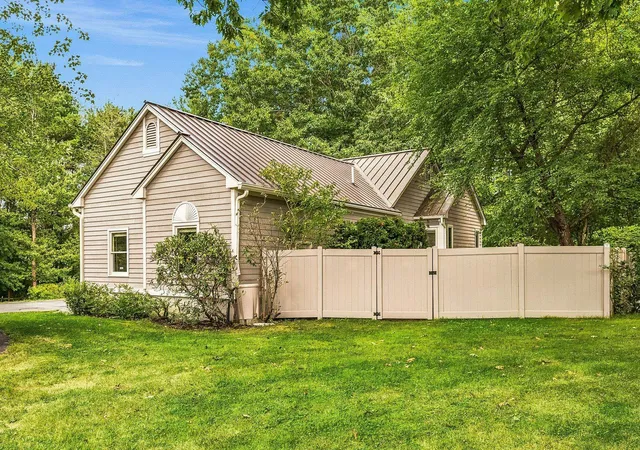 Photo 3 of Single family home for sale at 1 Mastin Dr, Newmarket, NH 03857 | MLS# 5108987 | Listing updated on 2026-10-01