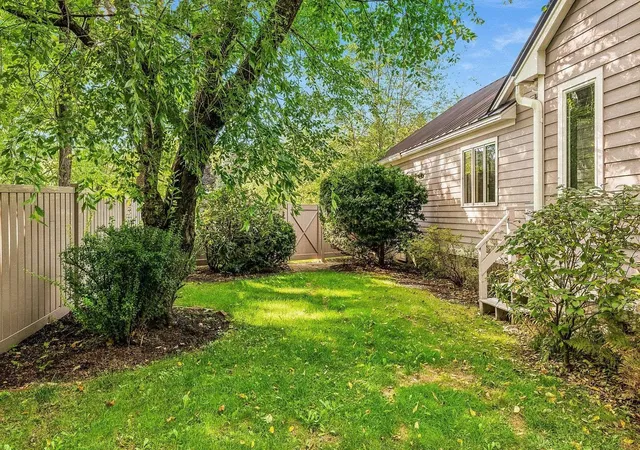 Photo 4 of Single family home for sale at 1 Mastin Dr, Newmarket, NH 03857 | MLS# 5108987 | Listing updated on 2026-10-01