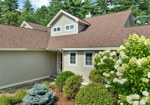 Photo 3 of Single family home for sale at 117 Peaked Hl Dr, Contoocook, NH 03229 | MLS# 5108989 | Listing updated on 2026-09-09