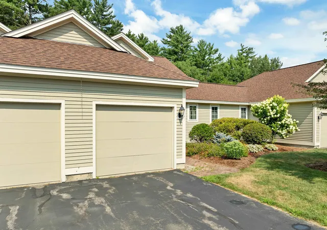 Photo 3 of Single family home for sale at 117 Peaked Hl Dr, Contoocook, NH 03229 | MLS# 5108989 | Listing updated on 2026-09-09