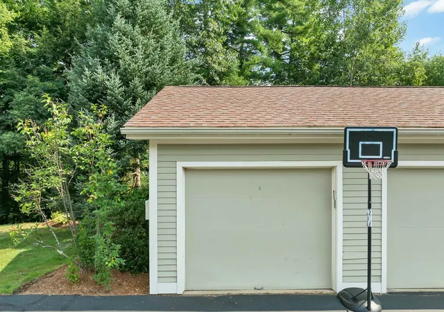 Photo 4 of Single family home for sale at 117 Peaked Hl Dr, Contoocook, NH 03229 | MLS# 5108989 | Listing updated on 2026-09-09