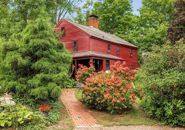 Photo 2 of Single family home for sale at 3 Moulton Ridge Rd, Kensington, NH 03833 | MLS# 5108990 | Listing updated on 2026-09-12