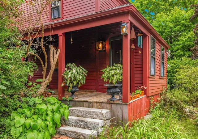 Photo 3 of Single family home for sale at 3 Moulton Ridge Rd, Kensington, NH 03833 | MLS# 5108990 | Listing updated on 2026-09-12