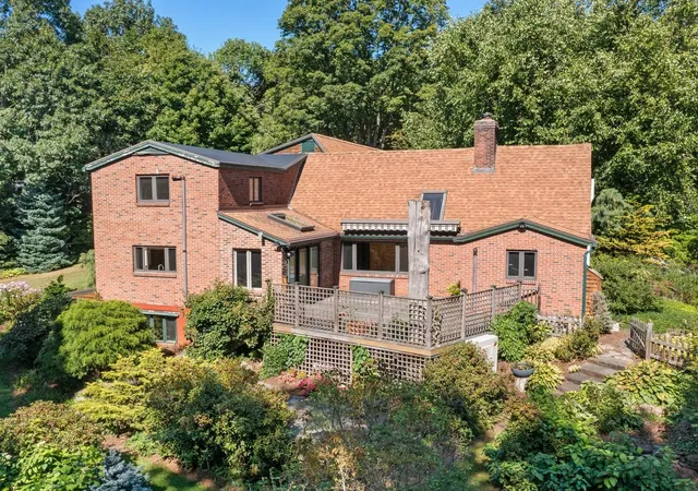 Photo 1 of Single family home for sale at 106 Ledge Rd, Burlington, VT 05401 | MLS# 5108992 | Listing updated on 2026-09-16