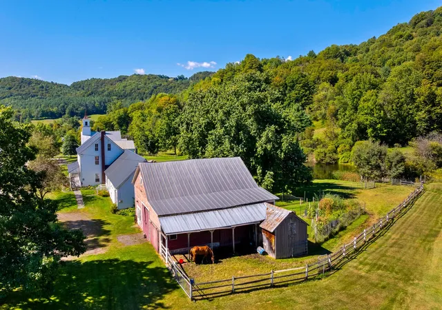 Photo 3 of Single family home for sale at 499 Vt Route 110, Tunbridge, VT 05077 | MLS# 5108994 | Listing updated on 2026-09-14
