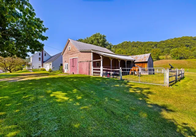 Photo 4 of Single family home for sale at 499 Vt Route 110, Tunbridge, VT 05077 | MLS# 5108994 | Listing updated on 2026-09-14