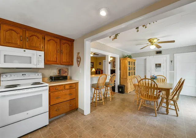 Photo 3 of Single family home for sale at 101 Pine St, Laconia, NH 03246 | MLS# 5108995 | Listing updated on 2026-09-10