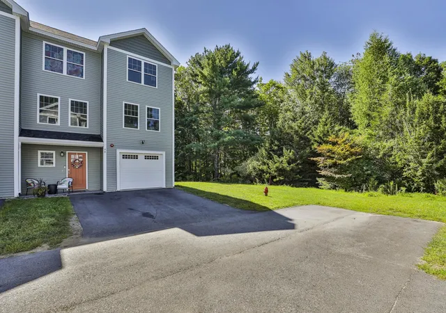 Photo 1 of Sale Pending at 4 Bovee Way #B, Epping, NH 03042 | MLS# 5109016 | Listing updated on 2026-10-02