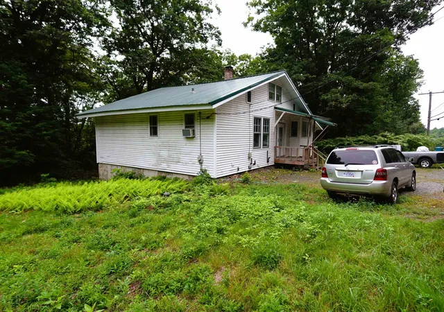 Photo 2 of Single family home for sale at 247 Nh 119 W Route, Fitzwilliam, NH 03447 | MLS# 5109022 | Listing updated on 2026-09-12