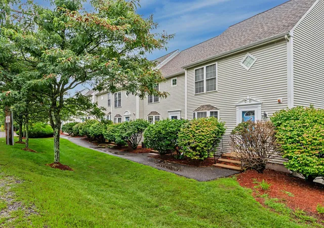 Photo 1 of Townhouse for sale at 15 Elm St #2, Derry, NH 03038 | MLS# 5109028 | Listing updated on 2026-09-10