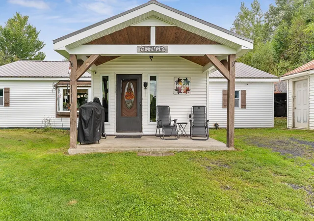 Photo 3 of Single family home for sale at 41 Perley Rd, East Berkshire, VT 05447 | MLS# 5109030 | Listing updated on 2026-09-17