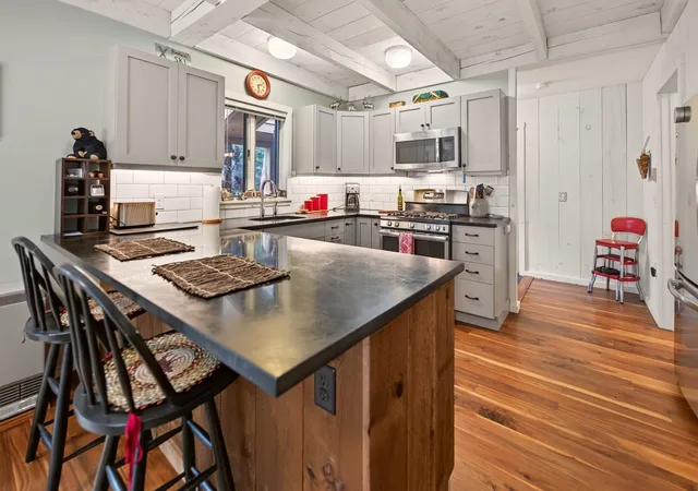 Photo 3 of Single family home for sale at 44 High Top Rd, Wilmington, VT 05363 | MLS# 5109032 | Listing updated on 2026-09-16