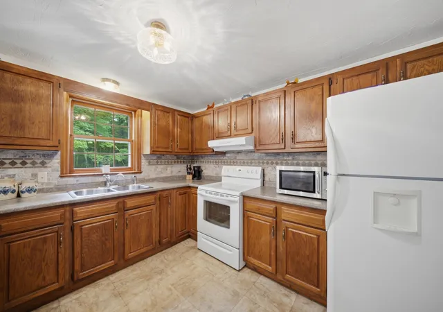 Photo 2 of Single family home for sale at 23 Samuel Dr, Epsom, NH 03234 | MLS# 5109034 | Listing updated on 2026-09-10