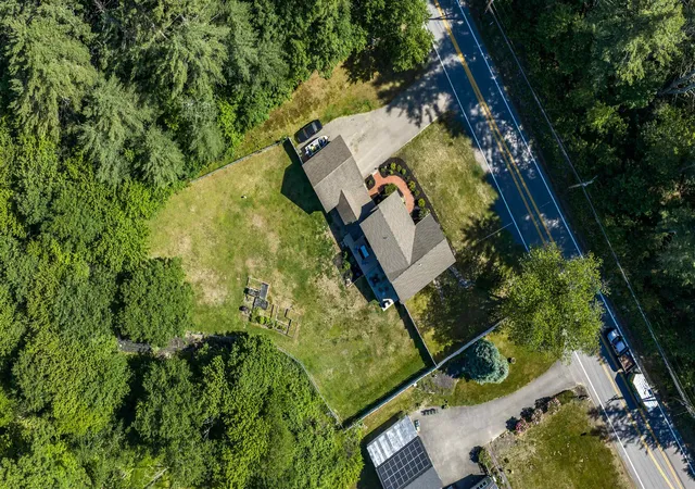 Photo 4 of Single family home for sale at 372 Mountain Rd, Concord, NH 03301 | MLS# 5109037 | Listing updated on 2026-09-11