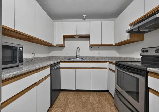 Photo 2 of Condo for sale at 307b Amherst St #127, Nashua, NH 03063 | MLS# 5109039 | Listing updated on 2026-09-13