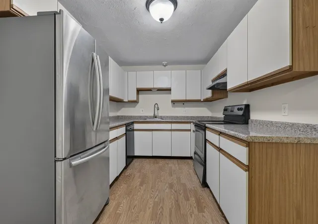 Photo 3 of Condo for sale at 307b Amherst St #127, Nashua, NH 03063 | MLS# 5109039 | Listing updated on 2026-09-13