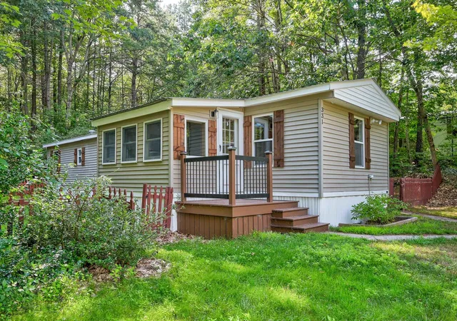 Photo 1 of Manufactured home for sale at 331 Lamplighter Dr, Conway, NH 03818 | MLS# 5109041 | Listing updated on 2026-09-11