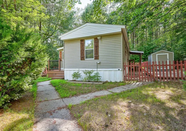 Photo 31 of Manufactured home for sale at 331 Lamplighter Dr, Conway, NH 03818 | MLS# 5109041 | Listing updated on 2026-09-11