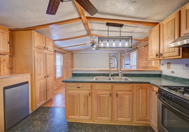 Photo 4 of Manufactured home for sale at 331 Lamplighter Dr, Conway, NH 03818 | MLS# 5109041 | Listing updated on 2026-10-19
