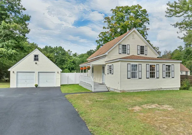 Photo 1 of Sale Pending at 199 Towle Farm Rd, Hampton, NH 03842 | MLS# 5109043 | Listing updated on 2026-09-23