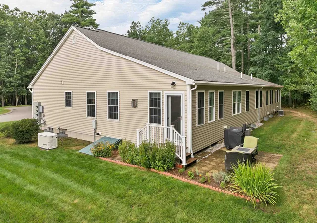 Photo 3 of Condo for sale at 7a Benning St, Amherst, NH 03031 | MLS# 5109046 | Listing updated on 2026-09-15