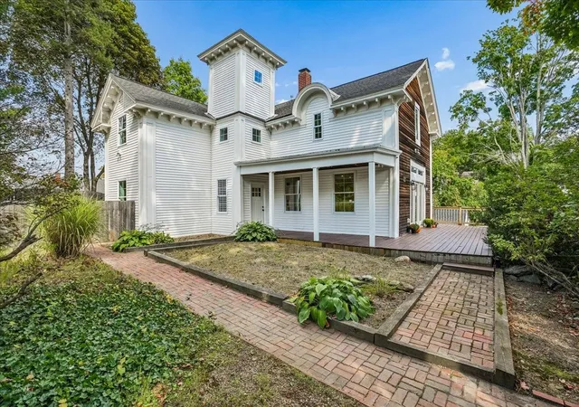 Photo 1 of Single family home for sale at 26 Lamonte St, Manchester, NH 03104 | MLS# 5109068 | Listing updated on 2026-10-08
