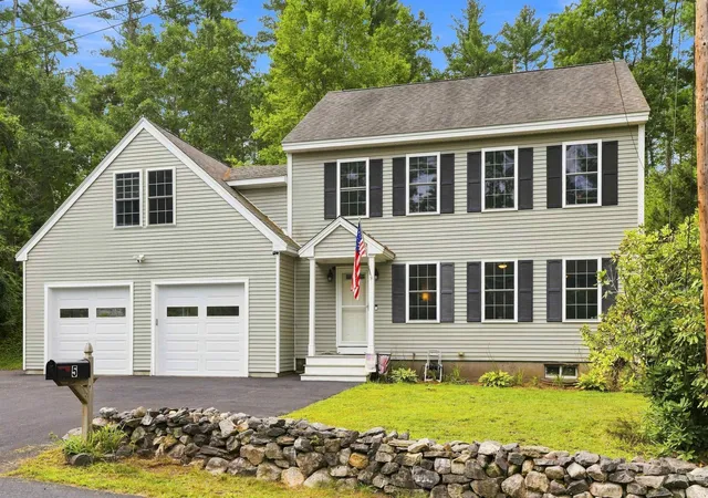 Photo 1 of Sale Pending at 5 John Ln, Merrimack, NH 03054 | MLS# 5109080 | Listing updated on 2026-09-15