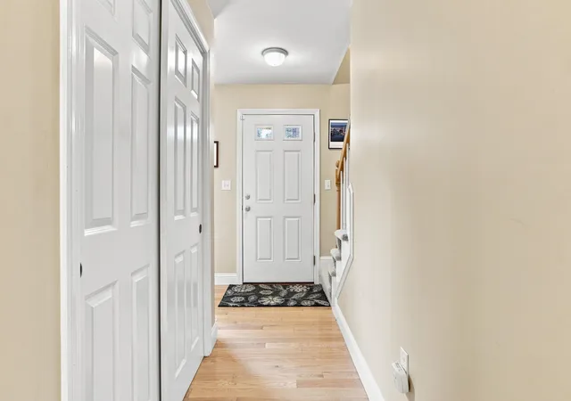 Photo 2 of Sale Pending at 5 John Ln, Merrimack, NH 03054 | MLS# 5109080 | Listing updated on 2026-09-15