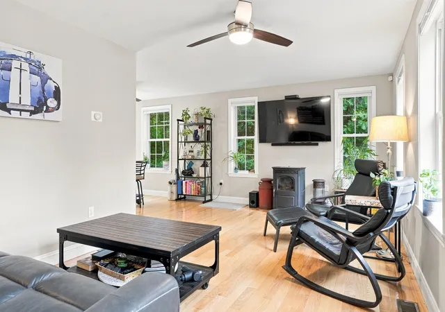 Photo 3 of Sale Pending at 5 John Ln, Merrimack, NH 03054 | MLS# 5109080 | Listing updated on 2026-09-15